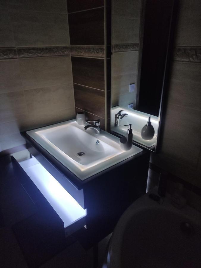 Pilis Apartman Piliscsaba Exteriör bild
